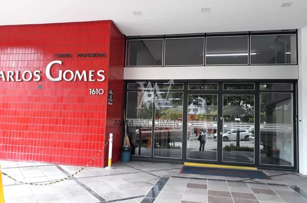 Awm Aluga Sala comercial com vaga no Bairro Três Figueiras, Porto Alegre