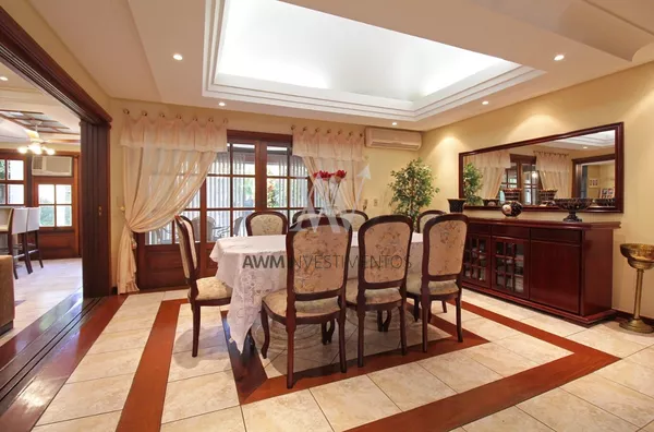 Awm Vende Casa para venda, 4 dormitórios no Bairro  Chacara Das Pedras, Porto Alegre