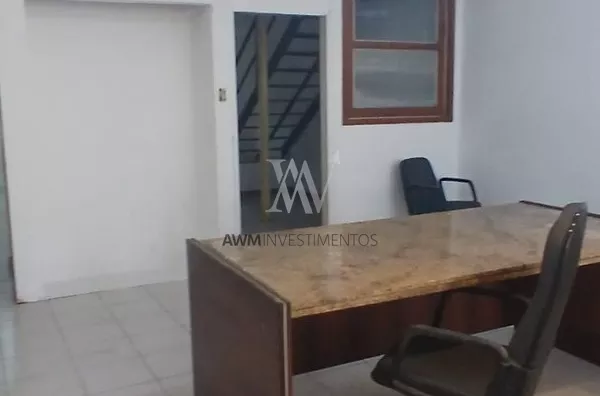Awm Vende Casa 3 dormitórios no Bairro  Rio Branco, Porto Alegre - Foto 4