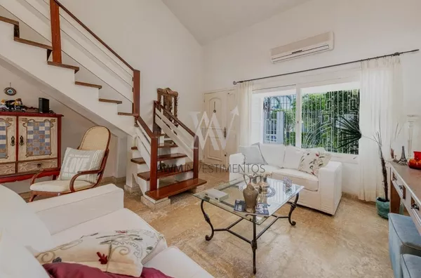 Awm Vende Casa 5 dormitórios, 3 suítes no Bairro  Chacara Das Pedras, Porto Alegre