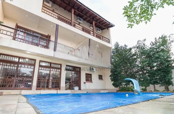 Awm Vende Casa 04 dormitórios, Bairro Vila Ipiranga, Porto Alegre