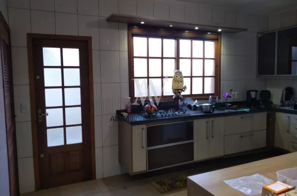 Awm Vende Casa,  03 dormitórios, Jardim Isabel, Porto Alegre