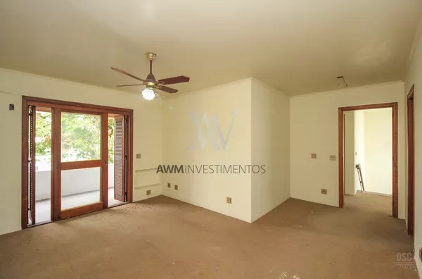 Awm Vende Casa 4 dormitórios 1 suíte no Bairro Chácara Das Pedras, Porto Alegre