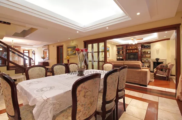 Awm Vende Casa para venda, 4 dormitórios no Bairro  Chacara Das Pedras, Porto Alegre