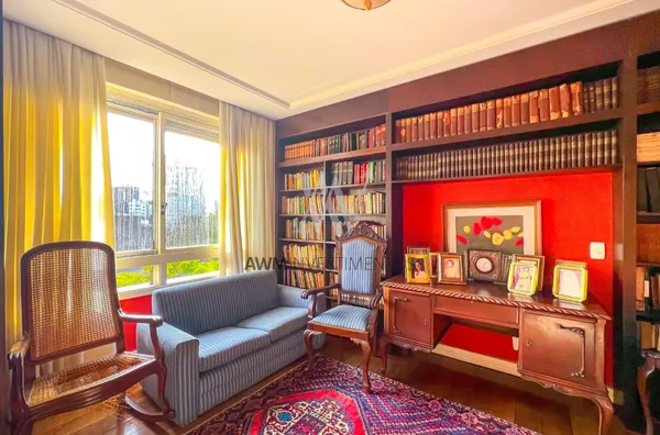 Awm Vende Apartamento 03 dormitórios no Bairro Moinhos  De Vento, Porto Alegre