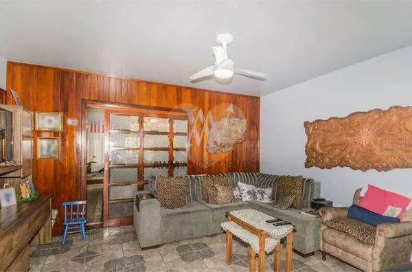 Awm Vende casa 04 dormitórios no Bairro Três Figueiras, Porto Alegre