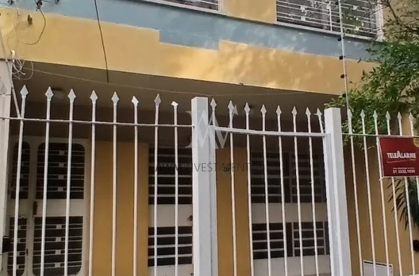 Awm Vende Casa 3 dormitórios no Bairro  Rio Branco, Porto Alegre - Foto 1