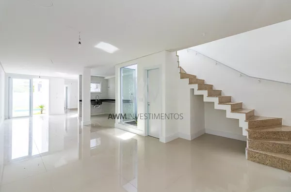 Awm Vende Casa 03 dormitórios  03 suítes no bairro Chacara Das Pedras, Porto Alegre