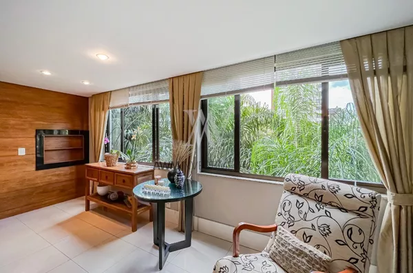 Awm Vende Apartamento 03 dormitórios , sendo 02 suítes no Bairro ,  Petrópolis, Porto Alegre