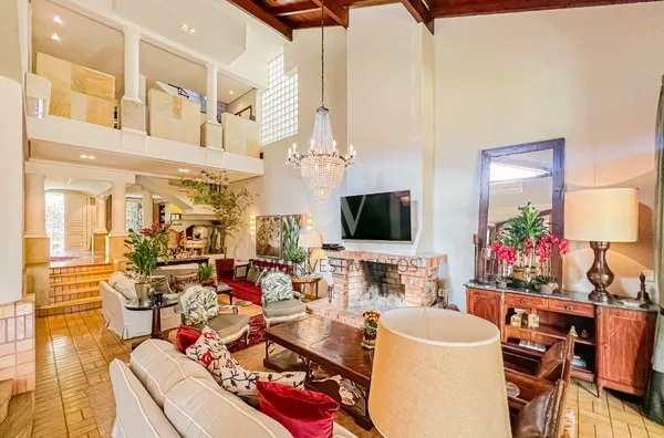 Awm Vende Casa 4 dormitórios , 4 suítes no Bairro  Chácara Das Pedras, Porto Alegre