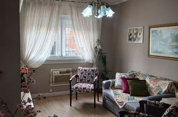 Awm Vende Apartamento  03 dormitórios no Bairro Menino Deus, Porto Alegre