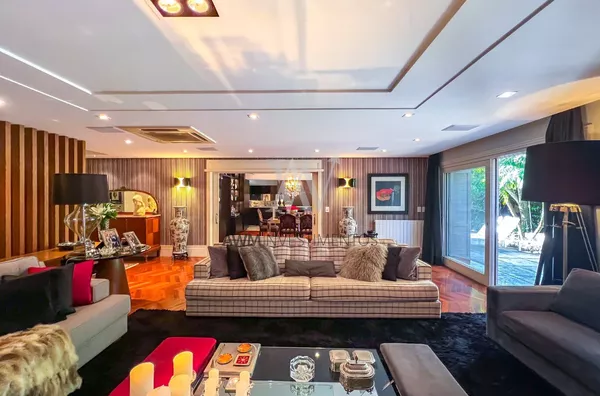 Awm Vende Casa em condomínio 04 dormitórios , 04 suítes no Bairro Três Figueiras, Porto Alegre