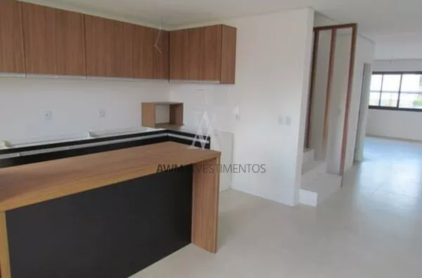 Awm Vende Casa no Bairro Chácara Das Pedras, Porto Alegre