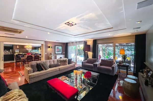 Awm Vende Casa em condomínio 04 dormitórios , 04 suítes no Bairro Três Figueiras, Porto Alegre