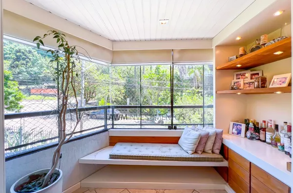 Awm Vende Apartamento 03 dormitórios sendo 01 suíte no Bela Vista, Porto Alegre