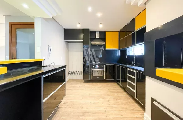 Awm Vende Casa em Condomínio de 03 dormitórios, 02 Suites no Bairro  Chácara Das Pedras, Porto Alegre