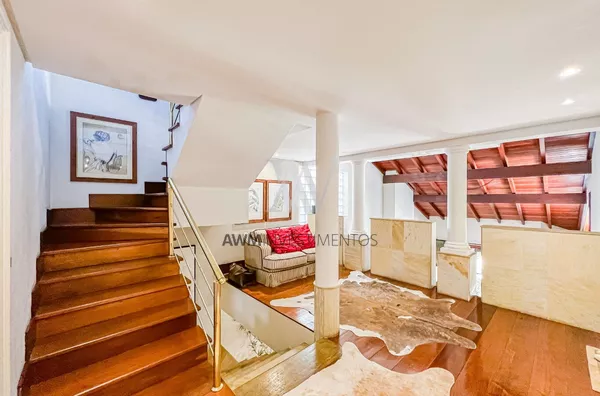 Awm Vende Casa no Bairro Chácara das Pedras em Porto Alegre