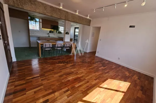 Awm Vende Apartamento 02 dormitórios 01 suíte no Bairro Santana, Porto Alegre