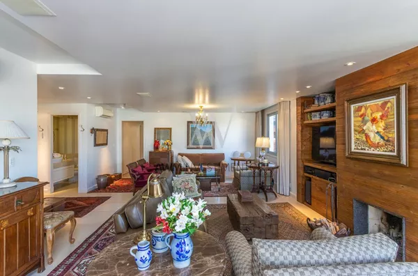 Awm Vende Apartamento 03 dormitórios , sendo 02 suítes no Bairro Bela Vista, Porto Alegre