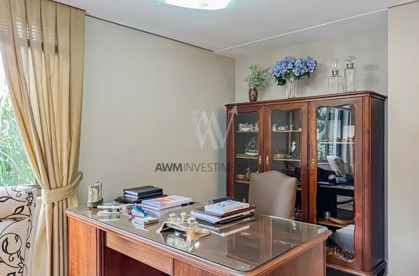 Awm Vende Apartamento 03 dormitórios , sendo 02 suítes no Bairro ,  Petrópolis, Porto Alegre