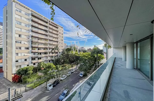 Awm Vende Apartamento 03 dormitórios no Bairro Moinhos  De Vento, Porto Alegre