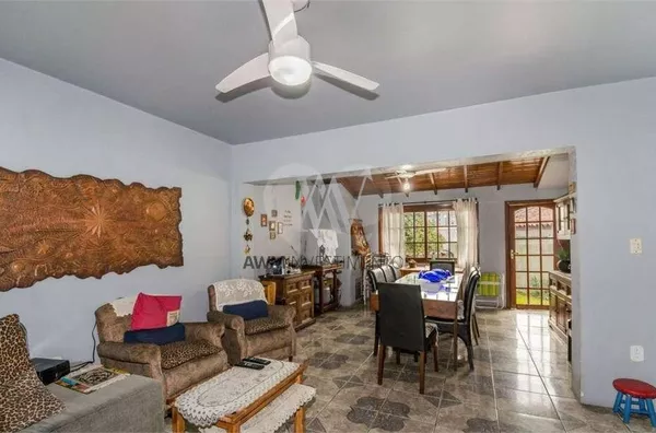 Awm Vende casa 04 dormitórios no Bairro Três Figueiras, Porto Alegre