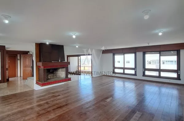 Awm Vende Cobertura triplex 04 dormitórios ,01 suíte no Bairro Floresta em  Porto Alegre