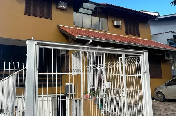  Awm Vende Casa 5 dormitórios , 2 suítes no Bairro  Chácara Das Pedras, Porto Alegre