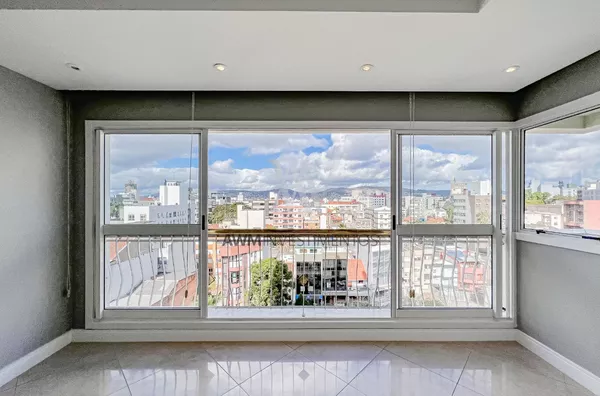 Awm Vende Apartamento 03 dormitórios no Bairro Petrópolis, Porto Alegre