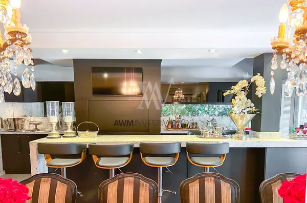 Awm Vende Casa em condomínio 04 dormitórios , 04 suítes no Bairro Três Figueiras, Porto Alegre