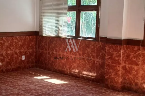 Awm Vende Casa 03 dormitórios no Bairro,  Rio Branco Porto Alegre
