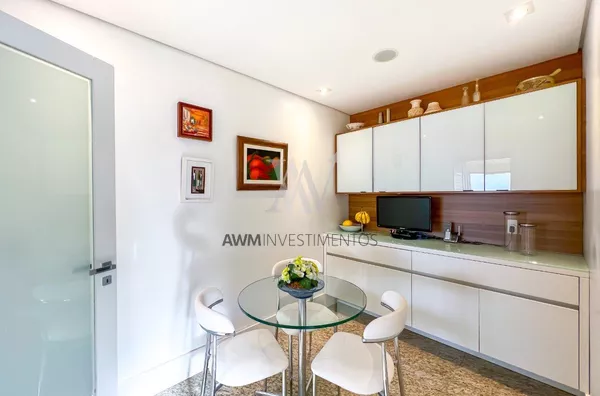 Awm Vende Cobertura triplex no Bairro  Bela Vista, Porto Alegre
