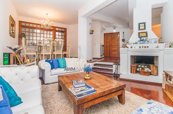 Awm Vende Casa no Bairro Chácara Das Pedras, Porto Alegre