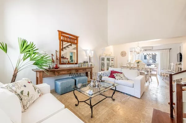 Awm Vende Casa 5 dormitórios, 3 suítes no Bairro  Chacara Das Pedras, Porto Alegre