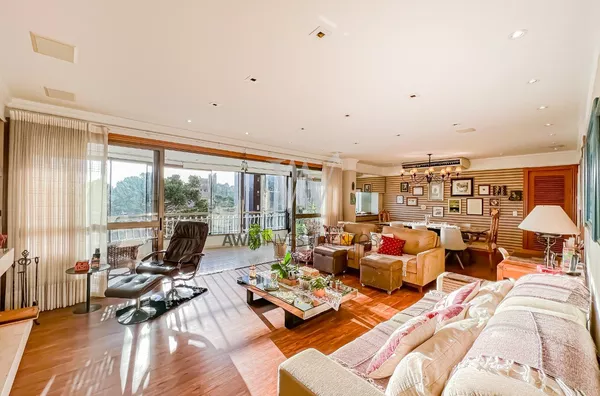 Awm Vende, Apartamento no Bairro Rio Branco  em  Porto Alegre