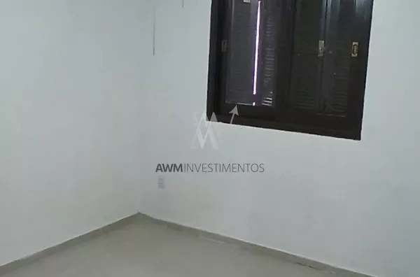 Awm Aluga Casa 03 dormitórios no  Bairro Jardim Botanico, Porto Alegre