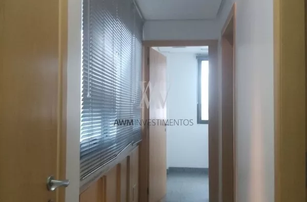 Awm Vende Sala comercial com vaga no Bairro Três Figueiras, Porto Alegre