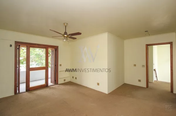 Awm Vende Casa 4 dormitórios 1 suíte no Bairro Chácara Das Pedras, Porto Alegre