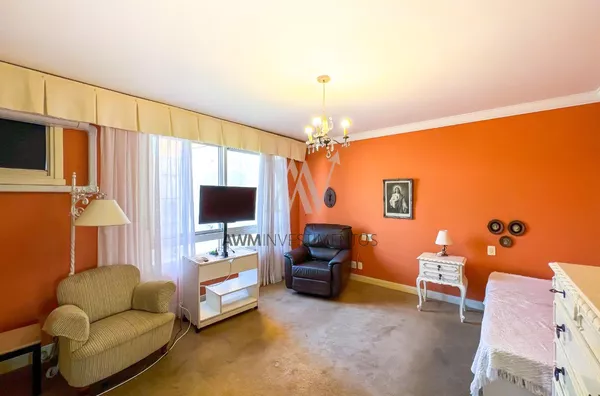 Awm Vende Apartamento 03 dormitórios no Bairro Moinhos  De Vento, Porto Alegre