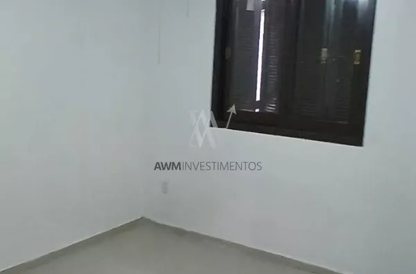 Awm Aluga Casa 03 dormitórios no  Bairro Jardim Botanico, Porto Alegre