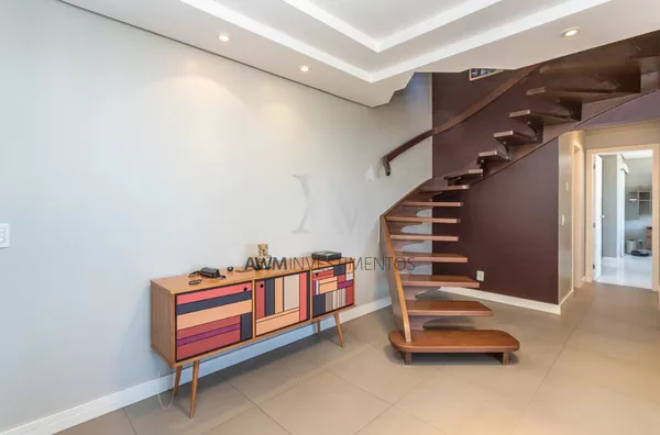 Awm Vende Apartamento 2 dormitórios, 01 suíte no Bairro Menino Deus, Porto Alegre