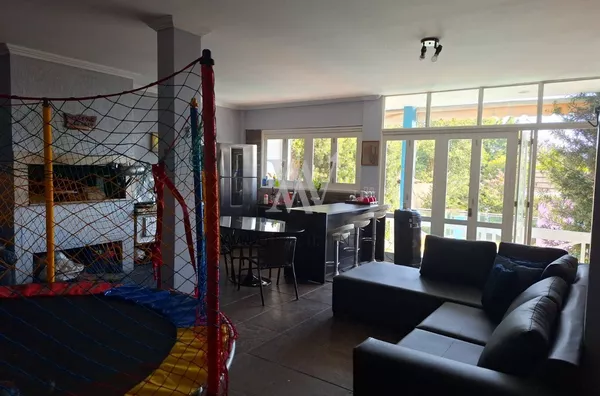 Awm Vende Casa 03 dormitórios no Bairro Vila Jardim , Porto Alegre