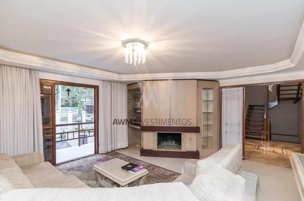 Awm Vende Casa 04 dormitórios, Bairro Vila Ipiranga, Porto Alegre