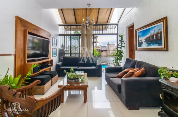 Awm Vende Casa 3 dormitório no Bairro Três Figueiras, Porto Alegre