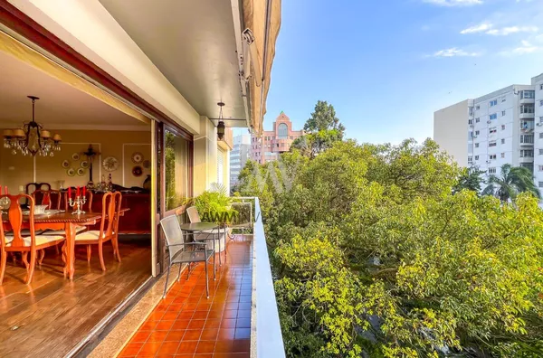 Awm Vende Apartamento 03 dormitórios no Bairro Moinhos  De Vento, Porto Alegre