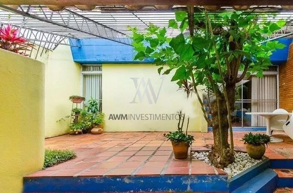 Awm Vende Casa de 4 dormitórios no Bairro Chácara das Pedras.