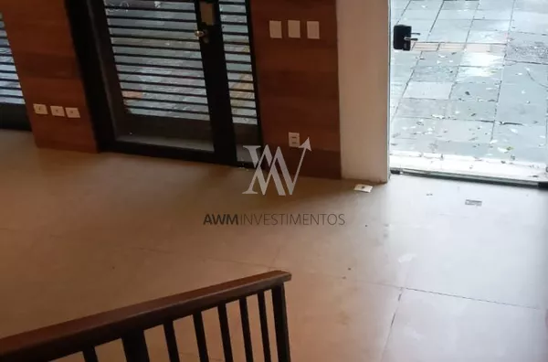 Awm Aluga Prédio Comercial no Bairro Menino Deus, Porto Alegre