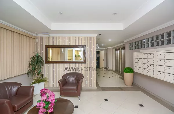 Awm Vende Apartamento 02 dormitórios no Bairro Moinhos  De Vento, Porto Alegre