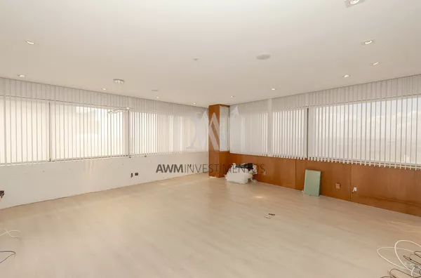 Awm Vende Cobertura tríplex 3 dormitórios  no Bairro  Bela Vista, Porto Alegre