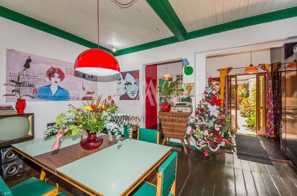 Awm Vende Casa no Bairro Moinhos  De Vento, Porto Alegre